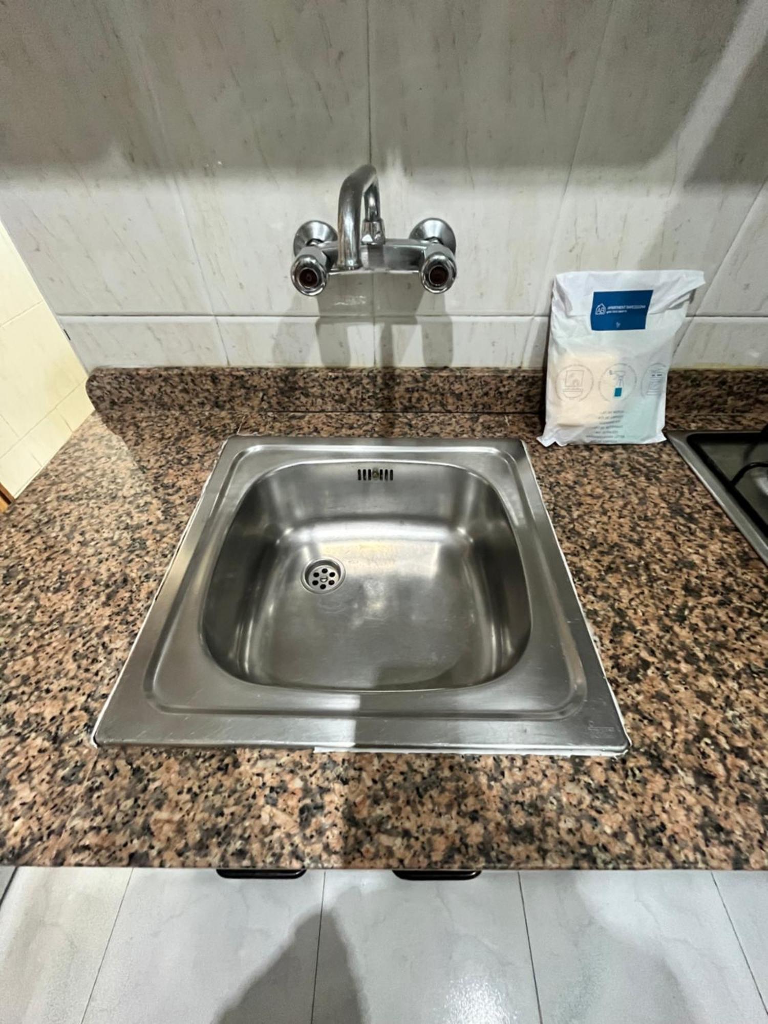 Апартаменты Bugo Luis Apartament Барселона Экстерьер фото